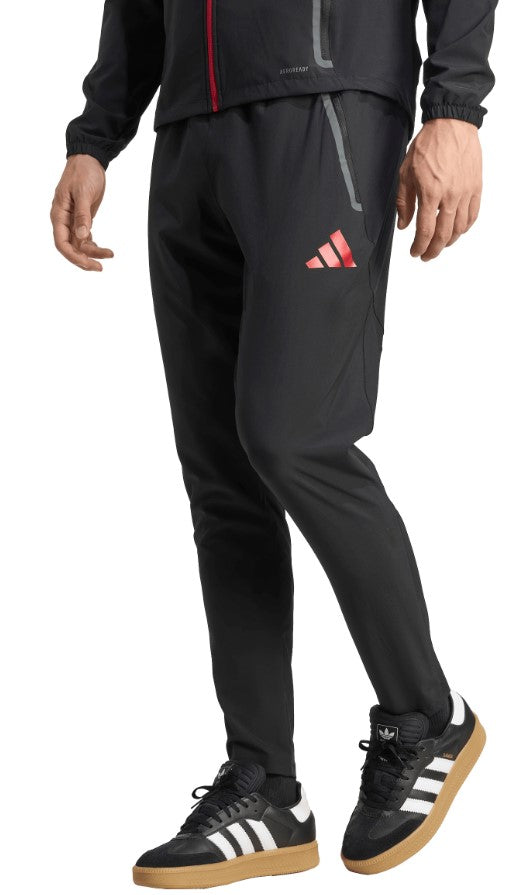 Liverpool FC Tiro 25 Competition Vis Tech Travel