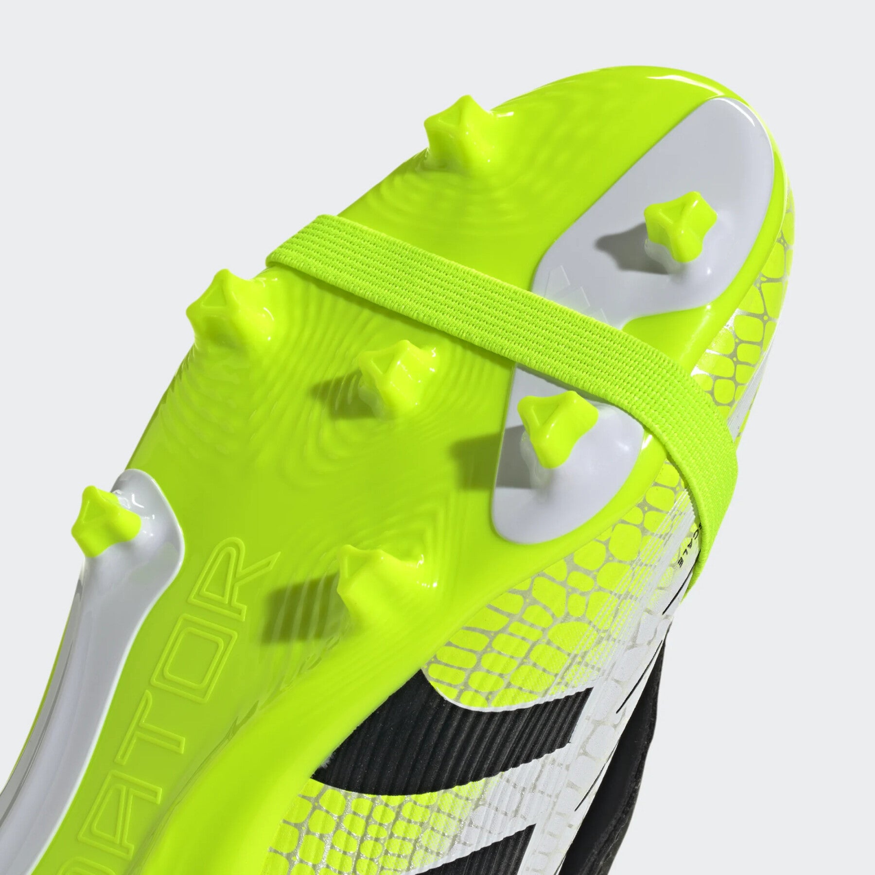Predator League Fold-Over Tongue FG/MG